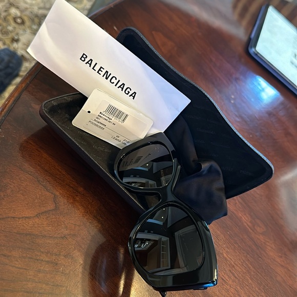 Balenciaga Accessories - Balenciaga black sunglasses